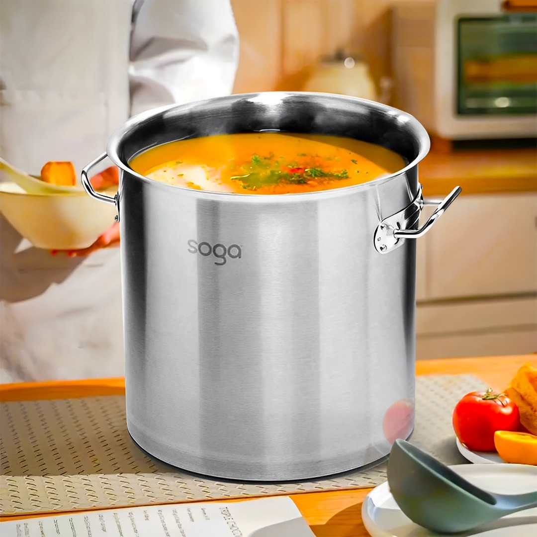 Stockpot handles and lid detail